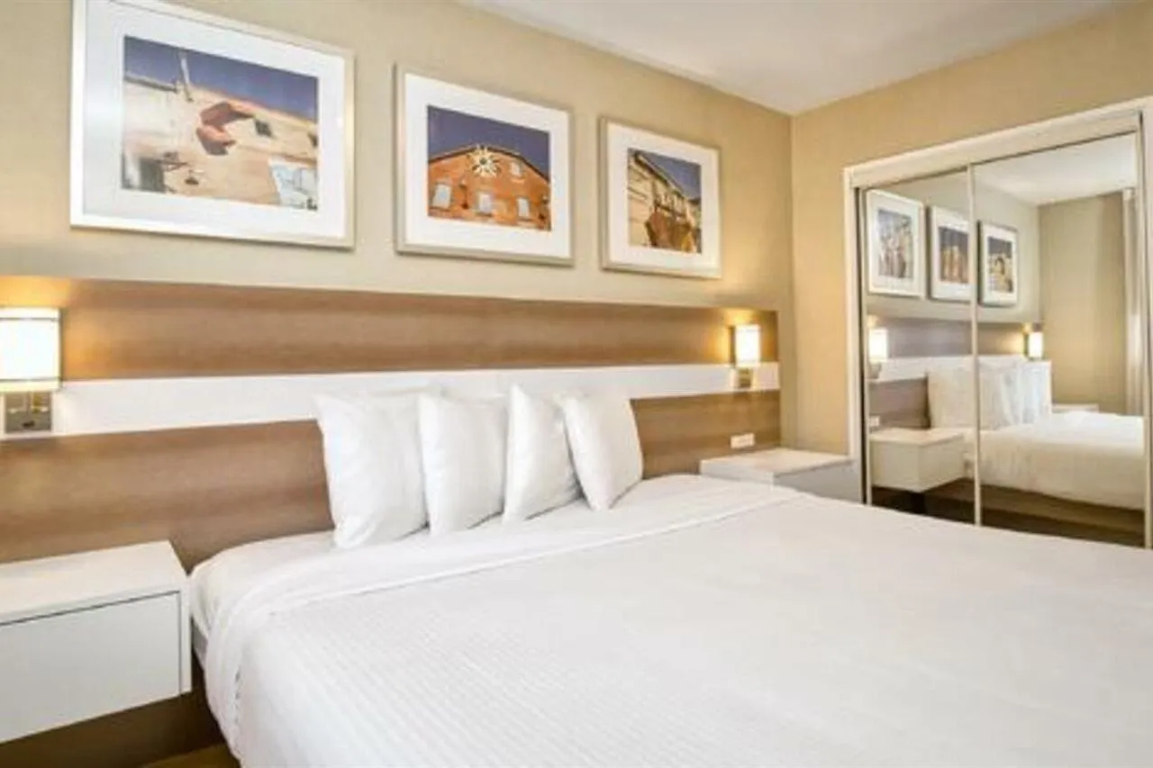 ***  Town Inn Suites Hotel Toronto Canada