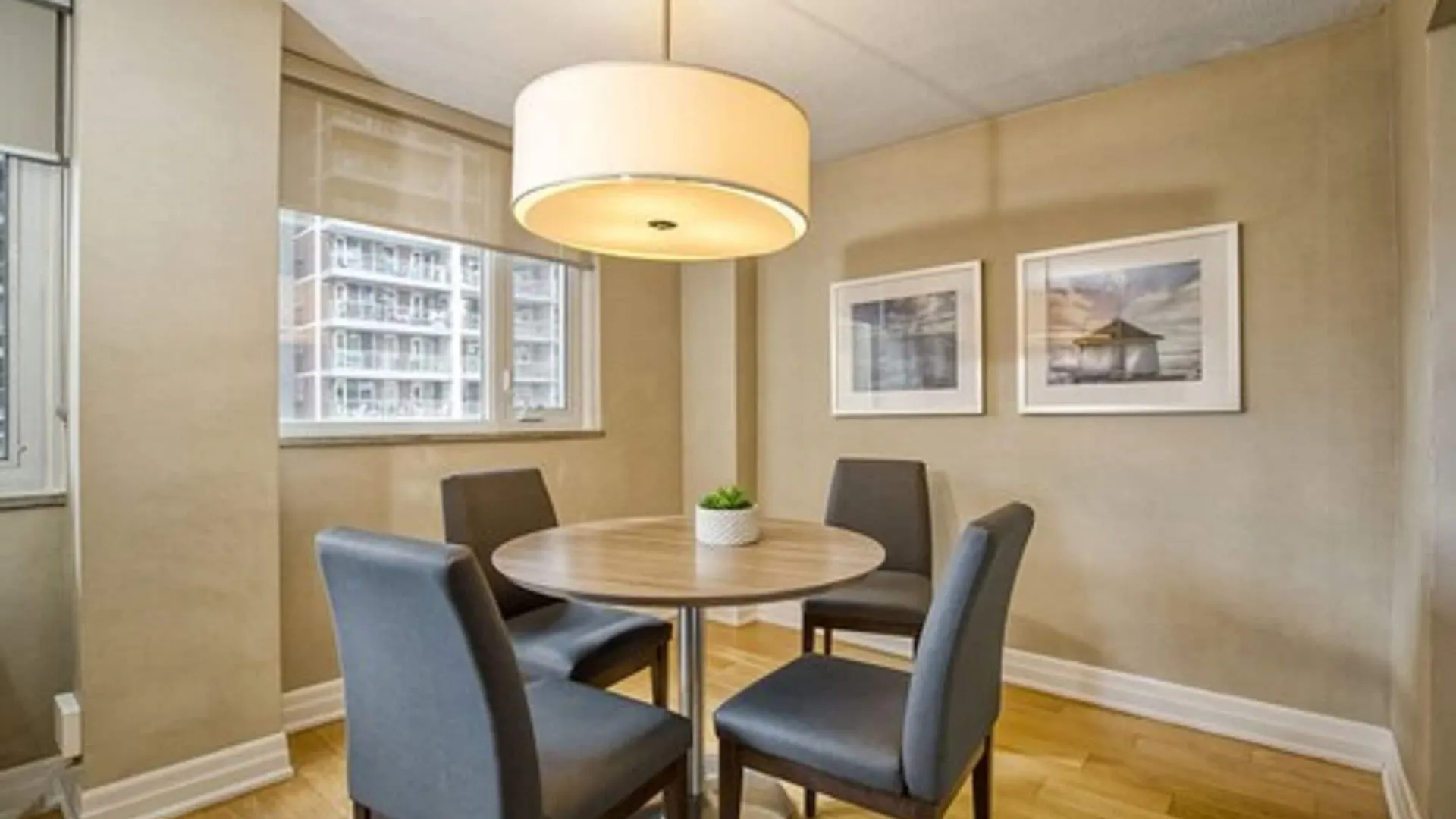 ***  Town Inn Suites Hotel Toronto Canada