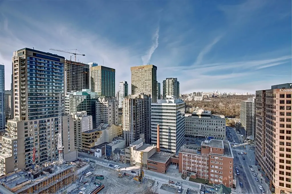Town Inn Suites Hotel Toronto 3*,