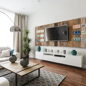  Appartement Mtlvacationrentals - The Fabfour Canada
