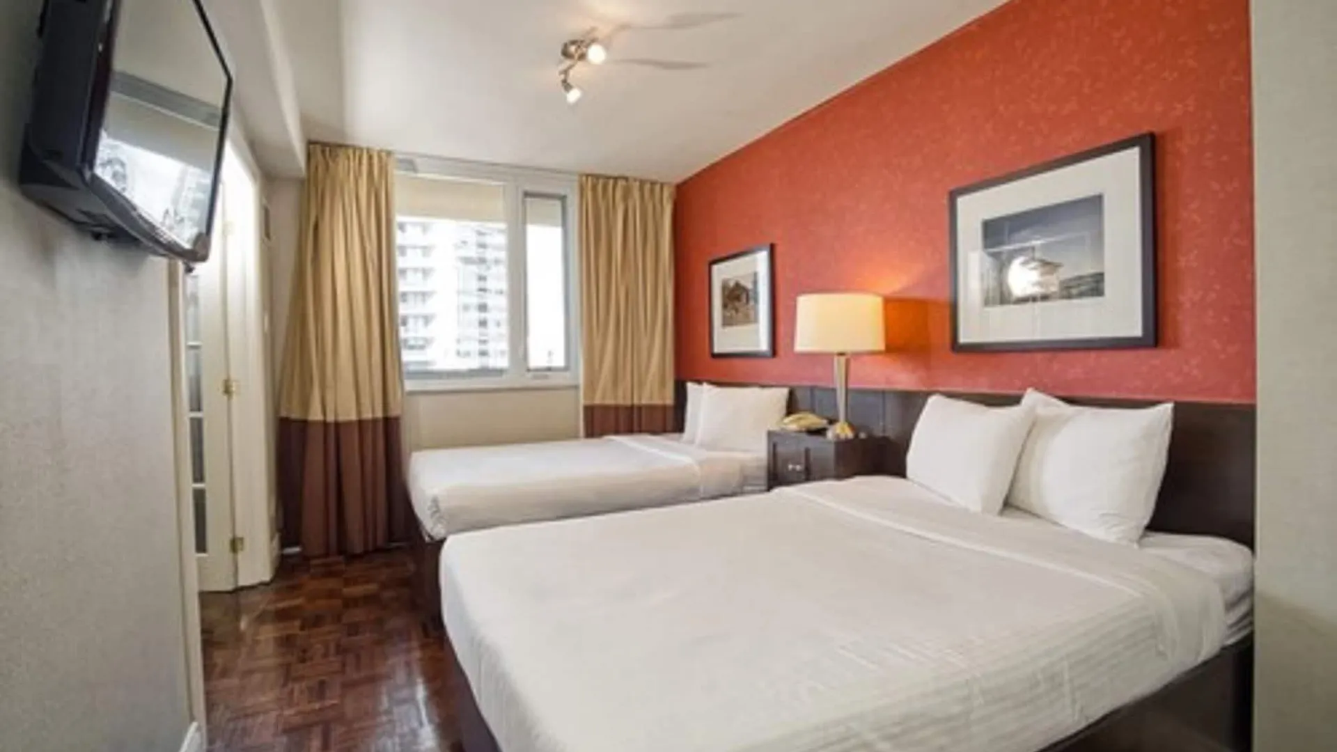Town Inn Suites Hotel Торонто Канада