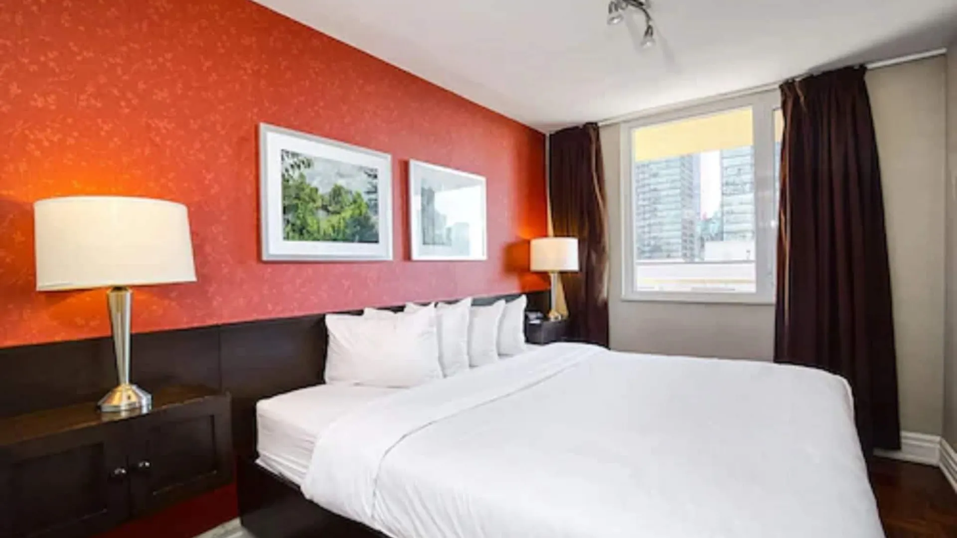 Town Inn Suites Hotel Торонто 3*,