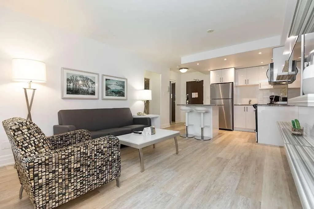 Town Inn Suites Hotel Торонто